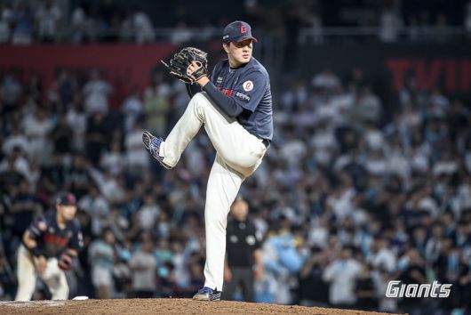 23세이브로 세이브 부문 2위에 자리한 롯데 김원중.