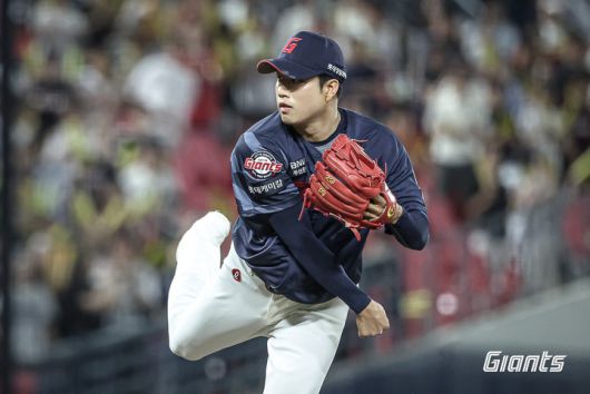 롯데 김강현.
