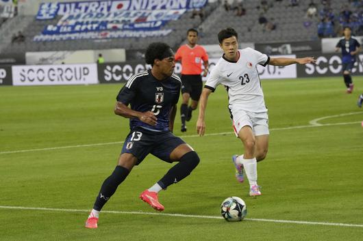 홍콩전 저메인의 모습(왼쪽)