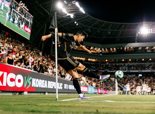 (손흥민의 코너킥)