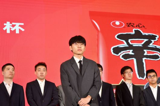 농심신라면배에서 새로운 신화를 써 내려가고 있는 신진서 9단.(사진 한국기원 제공)