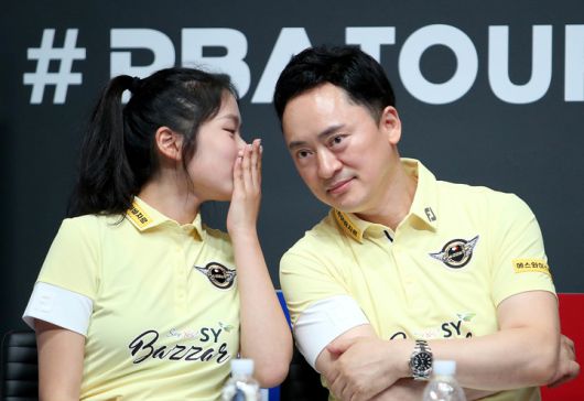 에스와이 한지은(좌)-황득희