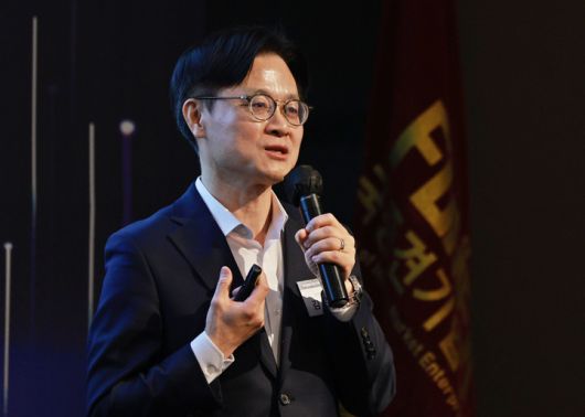 강연하는 김정관 장관