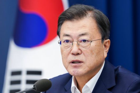 문재인 대통령이 어제 19일 청와대 여민관에서 열린 수석·보좌관회의를 주재하고 있다. /사진=뉴시스