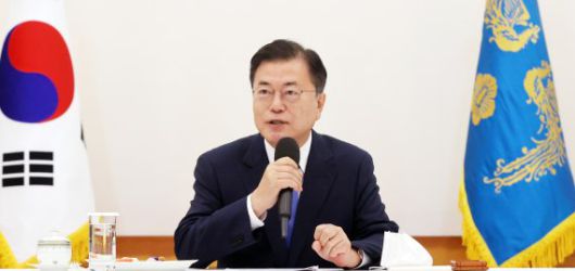 문재인 대통령이 14일 오전 청와대에서 열린 더불어민주당 지도부 초청 간담회에서 발언하고 있다.