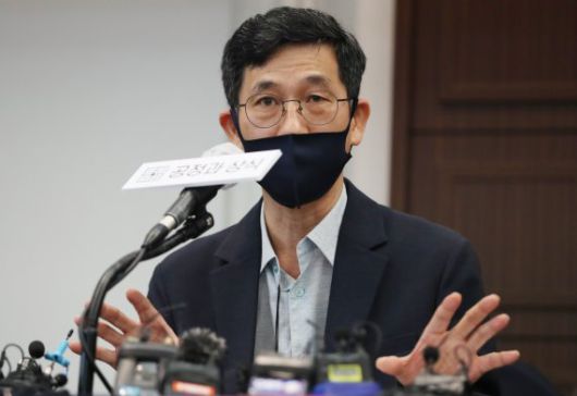 진중권 전 동양대 교수가 지난 21일 서울 중구 프레스센터에서 '윤석열, 대통령 가능성과 한계'를 주제로 열린 토론회에서 발언하고 있다. / 사진=뉴스1