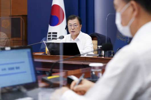 [서울=뉴시스] 문재인 대통령이 26일 청와대에서 열린 수석·보좌관회의에서 발언을 하고 있다. (사진=청와대 제공) 2021.07.26. photo@newsis.com *재판매 및 DB 금지 <저작권자ⓒ 공감언론 뉴시스통신사. 무단전재-재배포 금지.> /사진=뉴시스화상