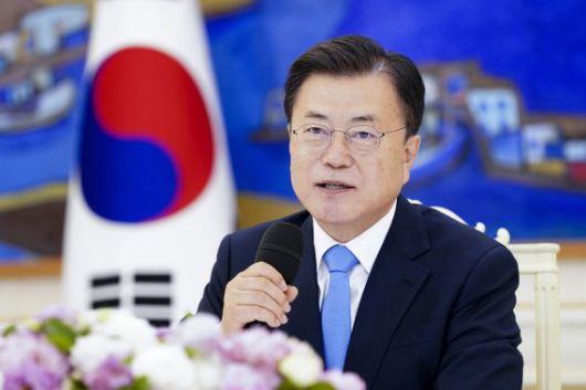 (서울=뉴스1) 이광호 기자 = 문재인 대통령이 9일 청와대 본관에서 방한 중인 미 의회 한국연구모임 '미 의회 코리아스터디그룹(CSGK)' 대표단을 접견, 발언하고 있다. 2021.7.9/뉴스1 /사진=뉴스1화상