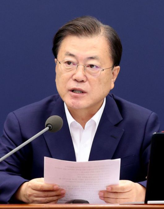 [서울=뉴시스] 김진아 기자 = 문재인 대통령이 9일 청와대에서 열린 수석·보좌관회의에서 발언하고 있다. 2021.08.09. bluesoda@newsis.com *재판매 및 DB 금지 <저작권자ⓒ 공감언론 뉴시스통신사. 무단전재-재배포 금지.> /사진=뉴시스화상