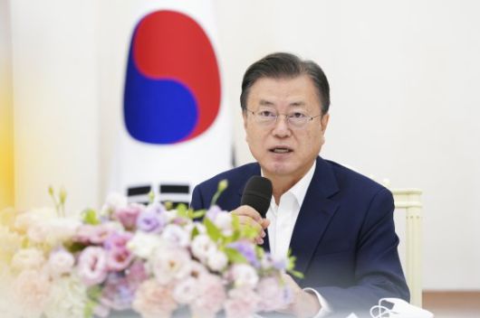 (서울=뉴스1) 유승관 기자 = 문재인 대통령이 3일 청와대에서 열린 국회의장단 및 상임위원장단 초청 오찬간담회에서 발언하고 있다. 2021.9.3/뉴스1 /사진=뉴스1화상