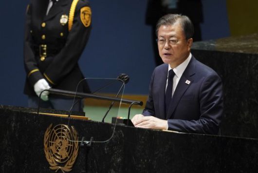 문재인 대통령이 21일(현지시간) 미국 뉴욕 유엔 총회장에서 기조연설을 하고 있다. 뉴시스