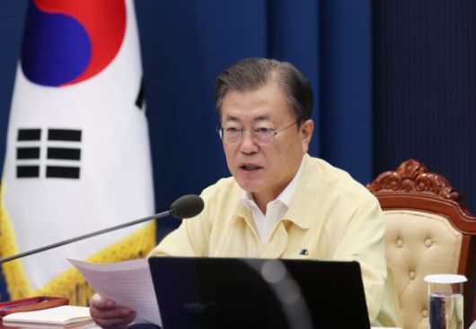 [서울=뉴시스] 김진아 기자 = 문재인 대통령이 28일 오전 청와대 여민관 영상회의실에서 열린 국무회의에서 발언하고 있다. 2021.09.28. bluesoda@newsis.com <저작권자ⓒ 공감언론 뉴시스통신사. 무단전재-재배포 금지.> /사진=뉴시스화상