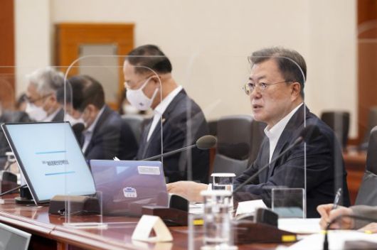 [서울=뉴시스] 전진환 기자 = 문재인 대통령이 14일 청와대 본관에서 열린 대외경제안보전략회의에서 발언하고 있다.