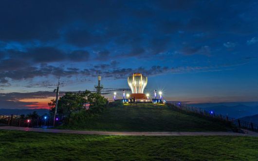 한국관광공사 야간경관 100선에 이름을 올린 구봉산전망대