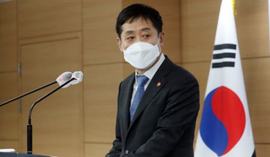 (서울=뉴스1) 김명섭 기자 = 김주현 금융위원장이 14일 서울 종로구 세종대로 정부서울청사에서 금융부문 민생안정 과제 추진현황 및 계획 브리핑을 하고 있다. 2022.7.14/뉴스1 /사진=뉴스1화상