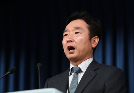 [서울=뉴시스] 홍효식 기자 = 이도운 대통령실 대변인이 4일 오후 서울 용산 대통령실에서 기시다 후미오 일본 총리와의 한일 정상회담 일정 관련 브리핑을 하고 있다. 2023.05.04. yesphoto@newsis.com <저작권자ⓒ 공감언론 뉴시스통신사. 무단전재-재배포 금지.> /사진=뉴시스화상