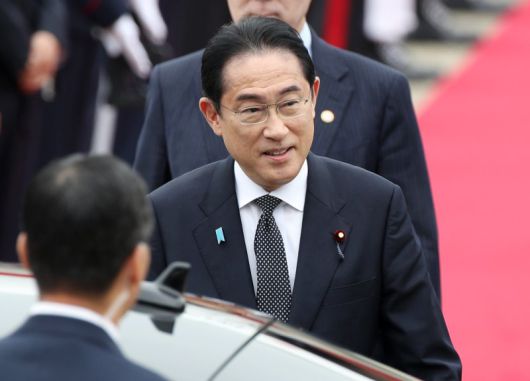 한일 정상회담을 위해 기시다 후미오 일본 총리가 7일 경기도 성남 서울공항을 통해 입국하고 있다. /사진=뉴시스화상