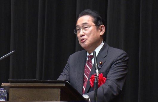 18일(현지시간) 일본 도쿄 와세다대학 오쿠마 강당에서 기시다 후미오 총리가 모교 방문 강연을 진행하고 있다. 뉴스1