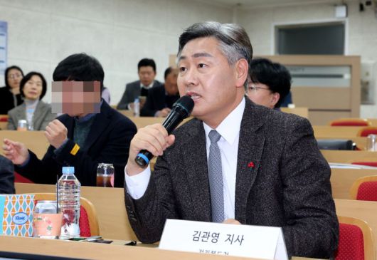 6일 전북 전주에 있는 전북대에서 열린 세계 바이오 혁신포럼에서 김관영 전북도지사가 기조발제자로 나서 바이오산업 육성 필요성과 추진의지를 표명하고 있다. 전북도 제공