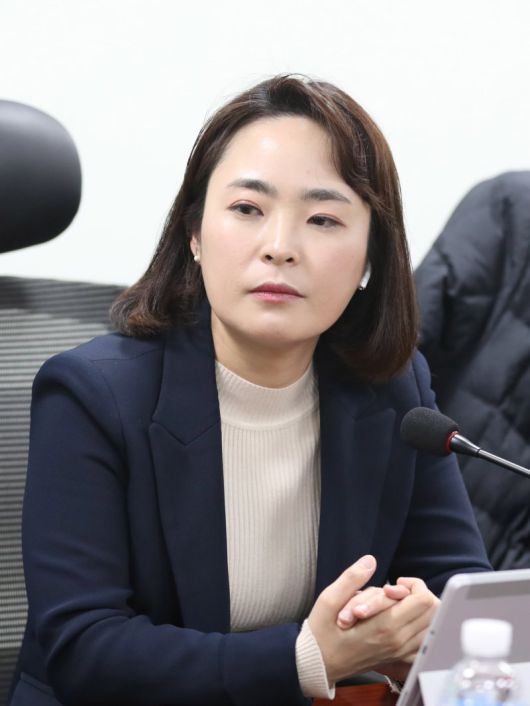 '정치개혁 2050 긴급토론회'에 참석해 손수조 리더스클럽 대표 /뉴시스