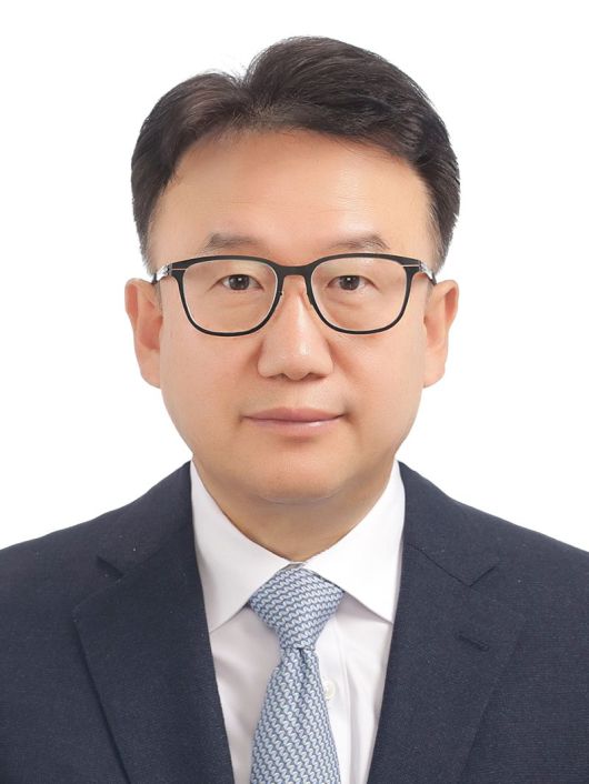 광주글로벌모터스(GGM)는 6일 임시 주주총회를 열고 만장일치로 윤몽현 전 현대자동차 부사장<사진>을 제3대 대표이사에 선임했다고 밝혔다. 광주글로벌모터스 제공