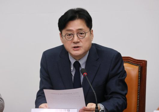 발언하는 홍익표 원내대표 (서울=연합뉴스) 이정훈 기자 = 더불어민주당 홍익표 원내대표가 6일 국회에서 열린 최고위원회의에서 발언하고 있다. 2023.12.6 uwg806@yna.co.kr (끝)