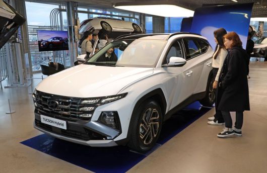 현대자동차가 5일 강남구 현대 모터스튜디오 서울에서 상품 경쟁력을 대폭 강화한 대표 준중형 SUV ‘더 뉴 투싼’을 미디어 관계자에게 선보이고 있다. 사진=박범준 기자