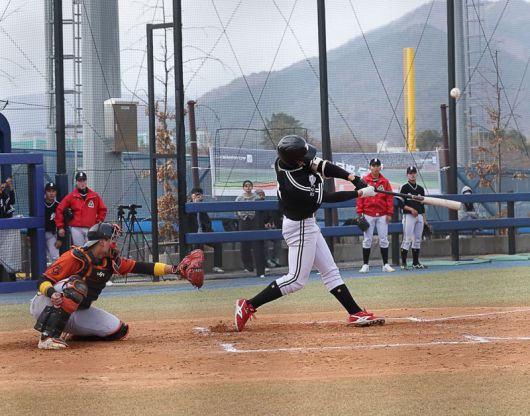 전주고 서영준은 거포 유형의 타자다. 발도 예상보다 느리지 않은데다 어깨도 강해 많은 구단의 주목을 받을 예정이다. (사진 = 전상일 기자)