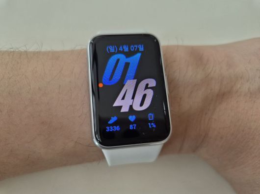 삼성전자 신형 웨어러블 기기인 '갤럭시 핏3'. 사진=구자윤 기자