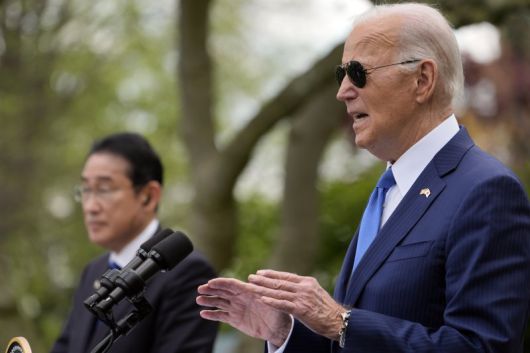 조 바이든 미국 대통령이 10일(현지시각) 백악관에서 기시다 후미오 일본 총리와 양자회담을 진행한 뒤 공동 기자회견을 개최해 발언하고 있다. 뉴시스