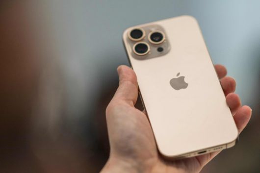 아이폰16 시리즈의 아이폰16 프로. AFP연합뉴스