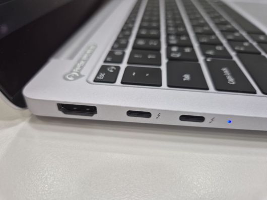 갤럭시 북5 프로 왼쪽 측면. 사진=구자윤 기자