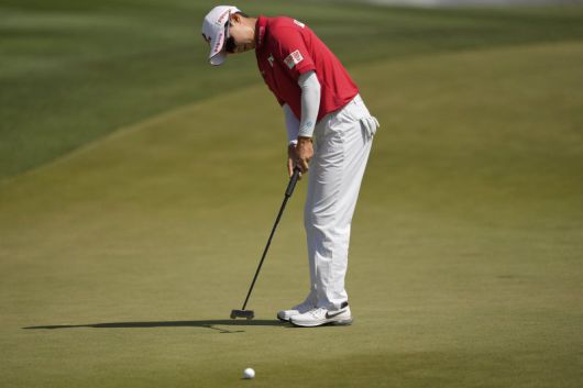 김효주가 30일(현지 시간) 미 애리조나주 챈들러의 월윈드 골프클럽에서 열린 미국 여자프로골프(LPGA) 투어 포드 챔피언십 최종 라운드에서 퍼팅을 하고 있다. 뉴시스