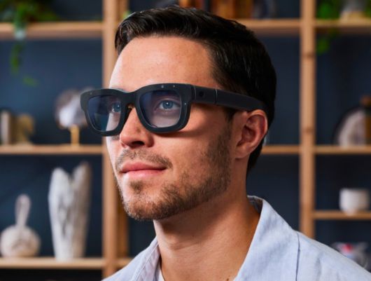 메타가 지난해 공개한 AR 안경 '오리온'(메타 뉴스룸 갈무리)/뉴스1 /사진=뉴스1