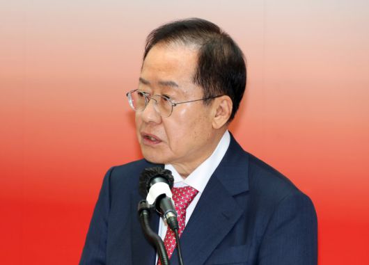 홍준표 국민의힘 대선 경선 후보가 21일 서울 여의도 캠프 사무실에서 복지 관련 공약 발표를 하고 있다. 뉴시스