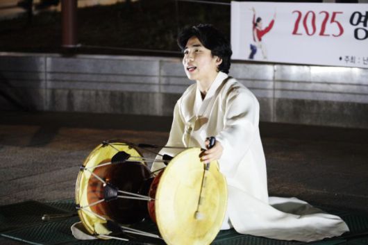 영동세계국악엑스포 성공기원 버스킹 공연 열려