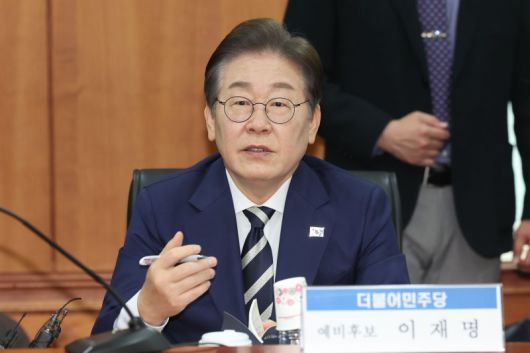 이재명 제21대 대통령 선거 더불어민주당 경선 후보가 21일 서울 여의도 금융투자협회에서 열린 자본시장 활성화를 위한 정책간담회에서 질의응답을 하고 있다. 사진=뉴시스