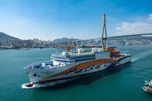 출항 중인 팬스타 미라클호. 팬스타 그룹 제공