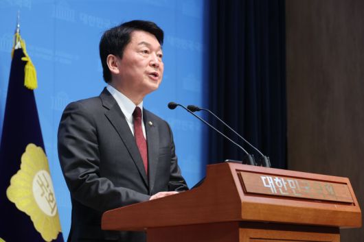 안철수 제21대 대통령 선거 국민의힘 경선 후보가 지난 20일 서울 여의도 국회 소통관에서 열린 현안 관련 기자회견에서 발언하고 있다. 사진=뉴시스