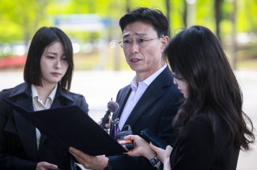 임성근 전 해병대 1사단장이 해병대 채 상병 순직 사건에 대한 외압 의혹 수사관련 포렌식 참관을 위해 23일 경기 과천시 고위공직자범죄수사처(공수처)로 출석하기에 앞서 취재진 앞에서 입장을 밝히고 있다. /사진=뉴시스