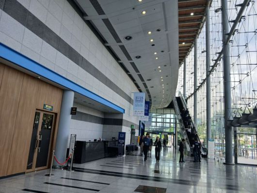 중소·중견 기업 관계자들이 한 자리에 모인 서울 모처 자동차 부품 소재 박람회. 이곳에서 만난 기업 관계자들은 "말로만 경제 회복, 친기업 외치지 말고 현장에 와서 실질적인 도움이 뭐가 있을지 고민하는 모습을 보여달라"고 했다. (사진=송지원 기자)