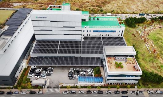 인천 청라국제도시에 위치한 현대무벡스 청라 R&D센터 전경. 현대무벡스는 태양광 발전을 통해 얻은 전력으로 R&D센터를 운영하며 환경·사회·지배구조(ESG) 경영을 실천하고 있다. 현대무벡스 제공