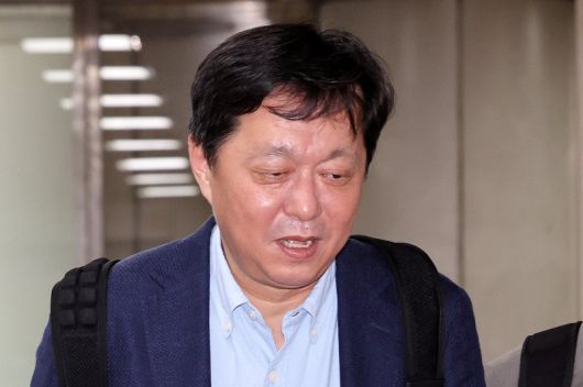 이재명 전 더불어민주당 대표의 최측근인 정진상 전 당대표 정무조정실장이 지난해 5월 21일 오전 서울 서초구 서울중앙지법에서 열린 대장동 개발비리와 성남FC 불법후원 의혹 사건에 대한 공판에 출석하고 있다. /사진=뉴스1