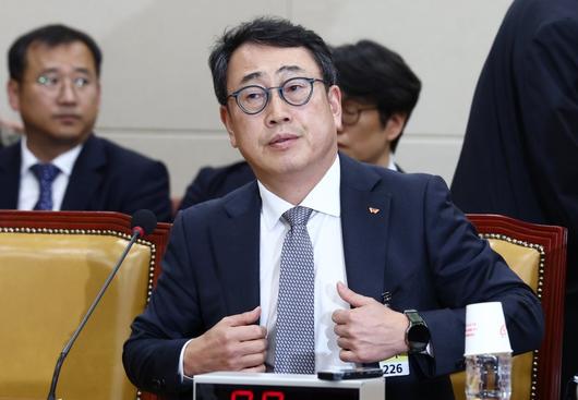 유영상 SKT 대표이사가 30일 서울 여의도 국회 과학기술정보방송통신위원회에서 열린 YTN 등 방송·통신 분야 청문회에 출석했다./사진=뉴스1