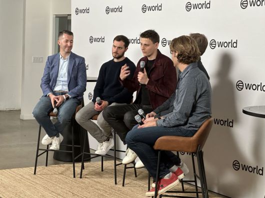 월드코인 개발사 '툴스 포 휴머니티'(Tools for Humanity·TFH) 알렉스 블라니아 CEO(왼쪽에서 3번째)가 30일(현지시간) 미국 샌프란시스코에서 개최된 월드코인 '앳 라스트'(At Last) 행사 후 열린 기자 간담회에서 발언하고 있다. 사진=홍창기 기자