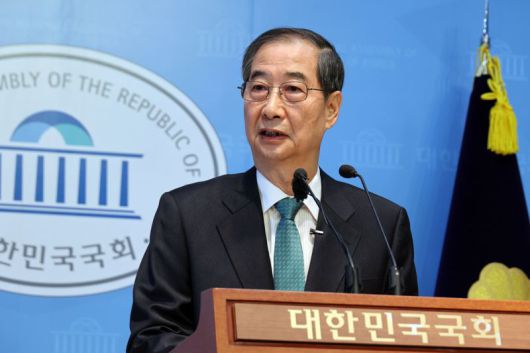 한덕수 전 국무총리가 2일 서울 여의도 국회 소통관에서 대통령 선거 출마를 선언하고 있다. 사진=서동일 기자