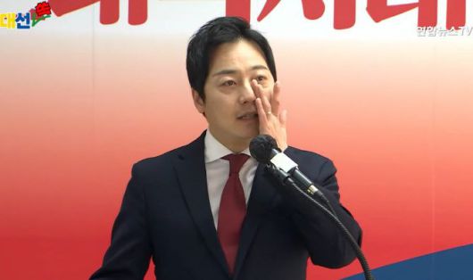 홍준표 전 대구시장 선거 캠프에 대변인을 맡았던 이성배 MBC 전 아나운서 /사진=연합뉴스TV 유튜브 영상 캡처