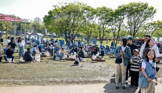 4일 오후 경기 연천군 전곡리에서 '제32회 연천 구석기 축제'가 열리고 있다. 사진=김경수 기자