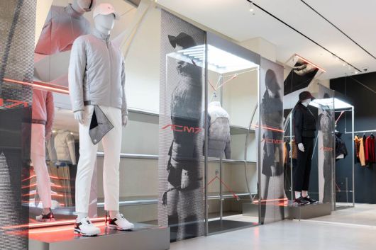 데상트골프 2025 비전 쇼케이스에서 공개된 FW 신규 '아크먼트' 라인. 데상트코리아 제공