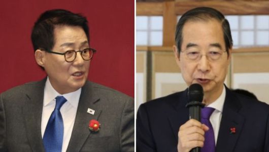 박지원 더불어민주당 의원(왼쪽), 한덕수 전 국무총리/사진=뉴시스, 뉴스1